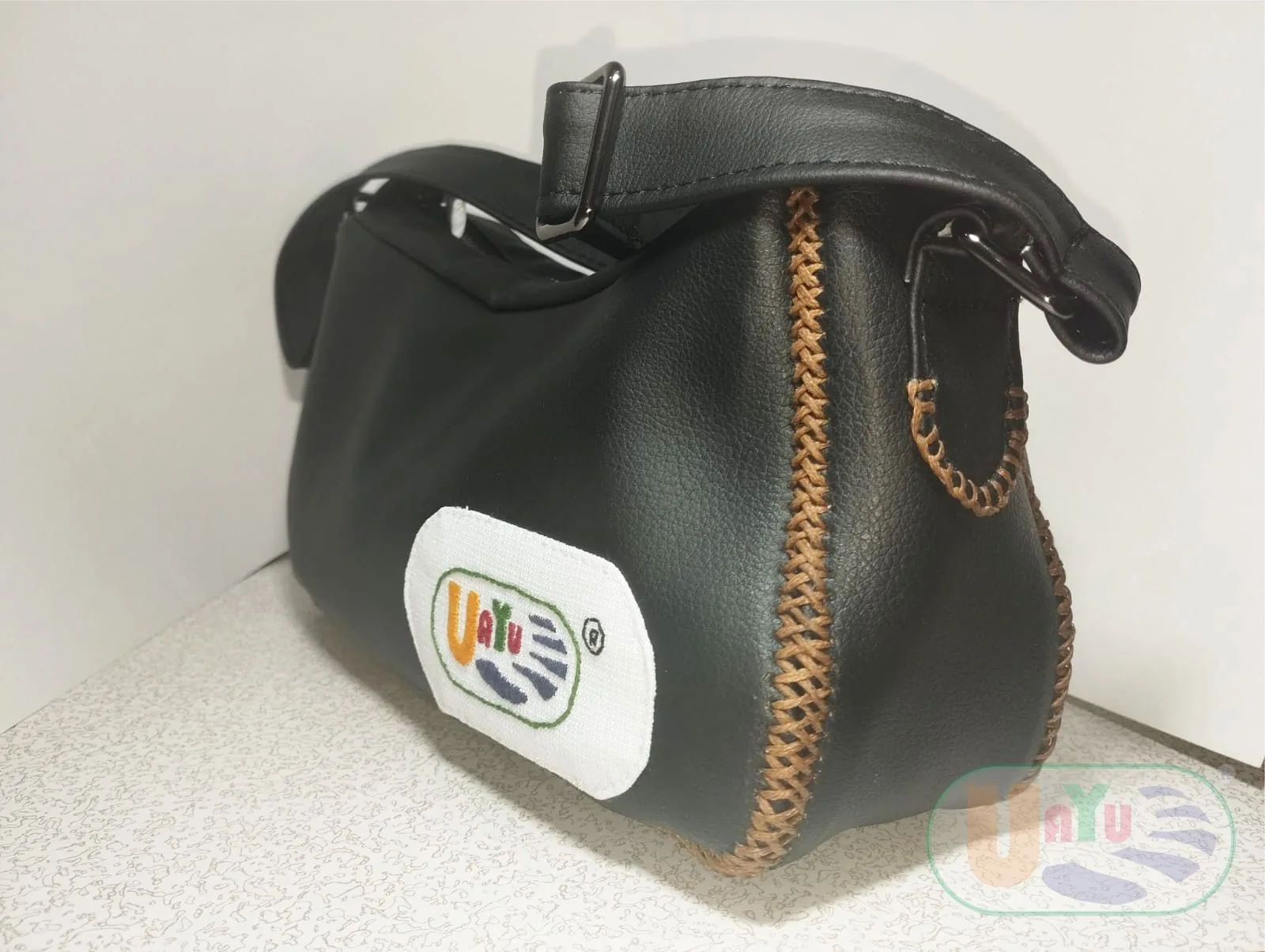 Bolso Negro - Vista lateral